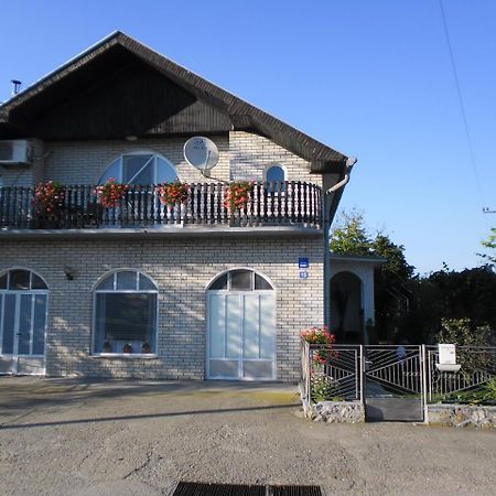 Rooms Mila Rezovac Kültér fotó