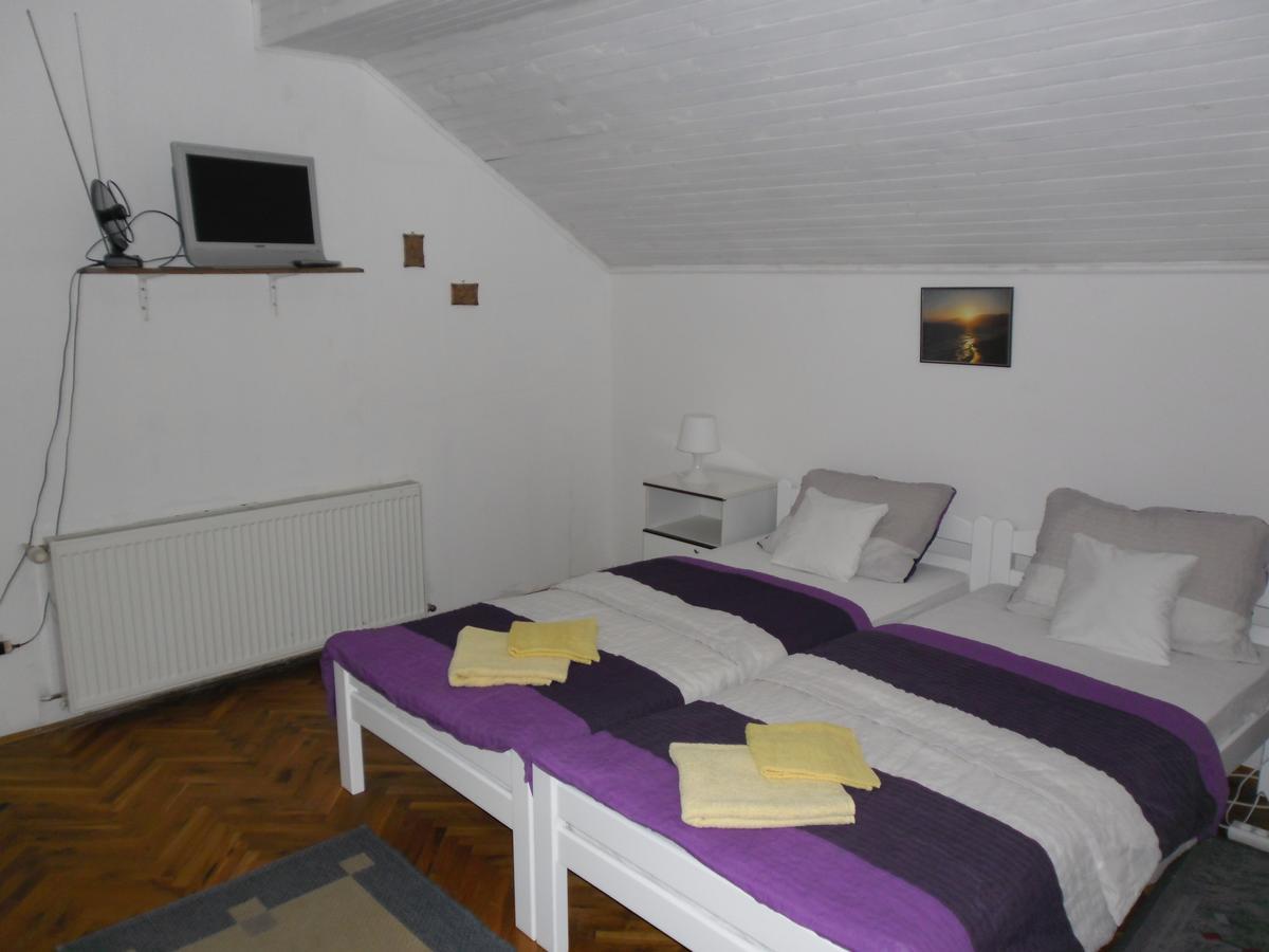 Rooms Mila Rezovac Kültér fotó