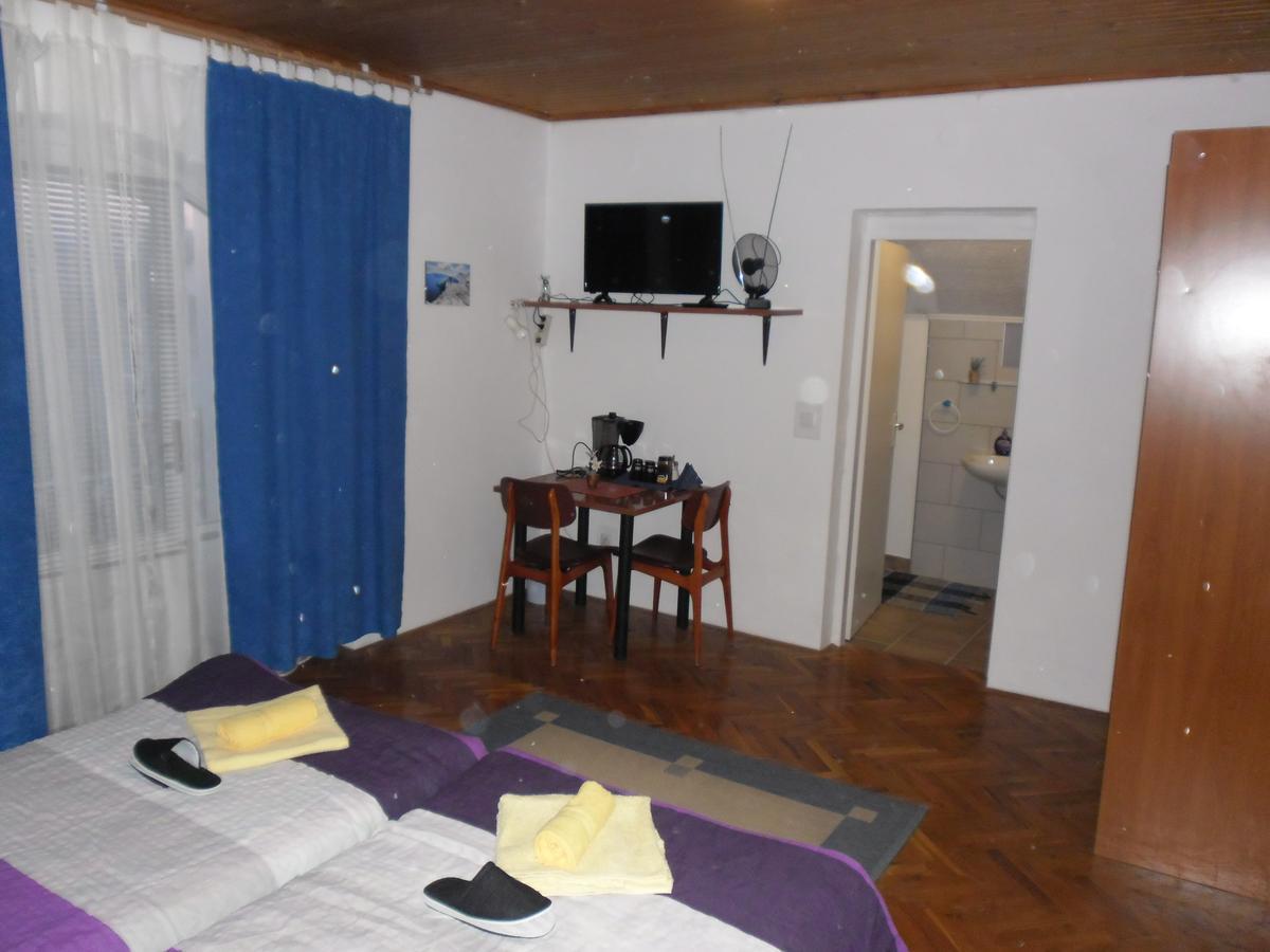 Rooms Mila Rezovac Kültér fotó