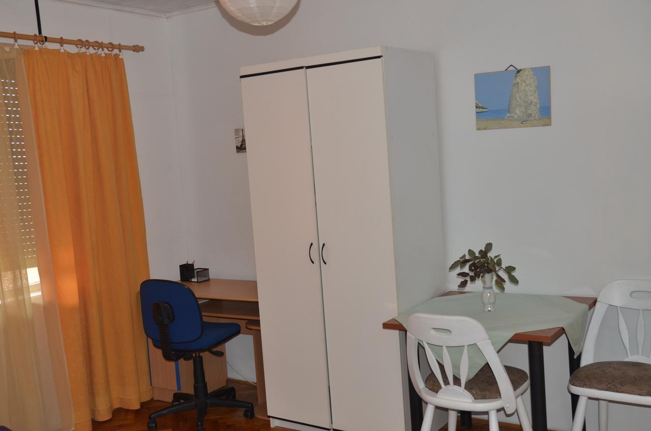 Rooms Mila Rezovac Kültér fotó